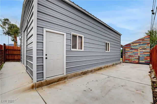 $2,500 | 443 National Street, Henderson, NV 89015