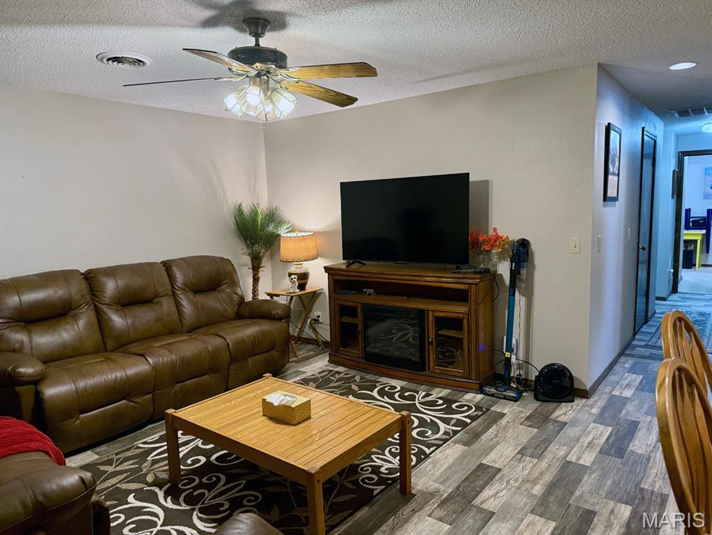 14671 Frontage Road Dexter, MO 63841 - Photo 2 of 23