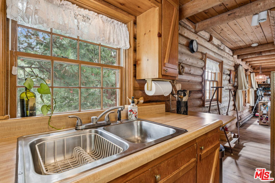 4 Winding Way Running Springs, CA 92382 - Photo 9 of 49