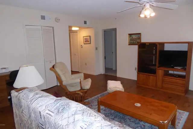 $125,000 | 10330 West Thunderbird Boulevard, Unit A127, Sun City, AZ 85351