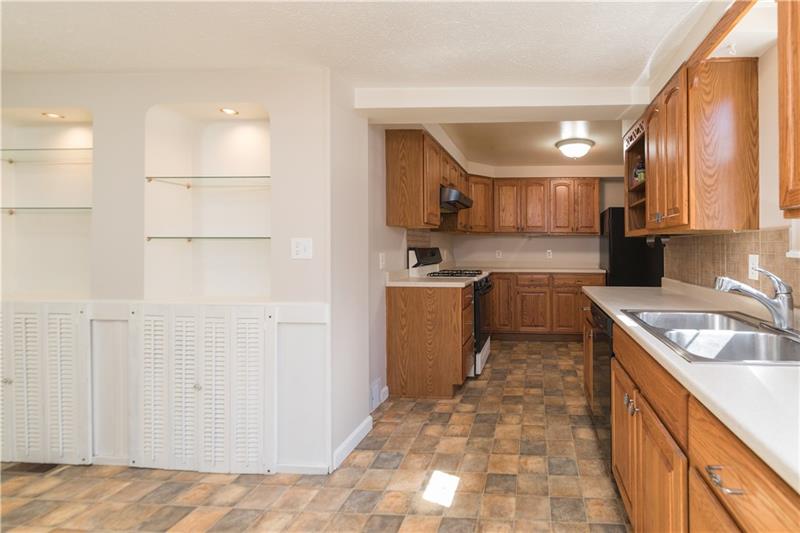 1005 Connor Road Pittsburgh, PA 15234 - Photo 8 of 20 Gallery Image 8
