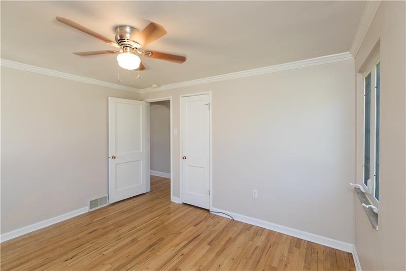 1005 Connor Road Pittsburgh, PA 15234 - Photo 10 of 20 Gallery Image 10