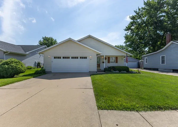 $219,900 | 518 North Russell Avenue, Geneseo, IL 61254