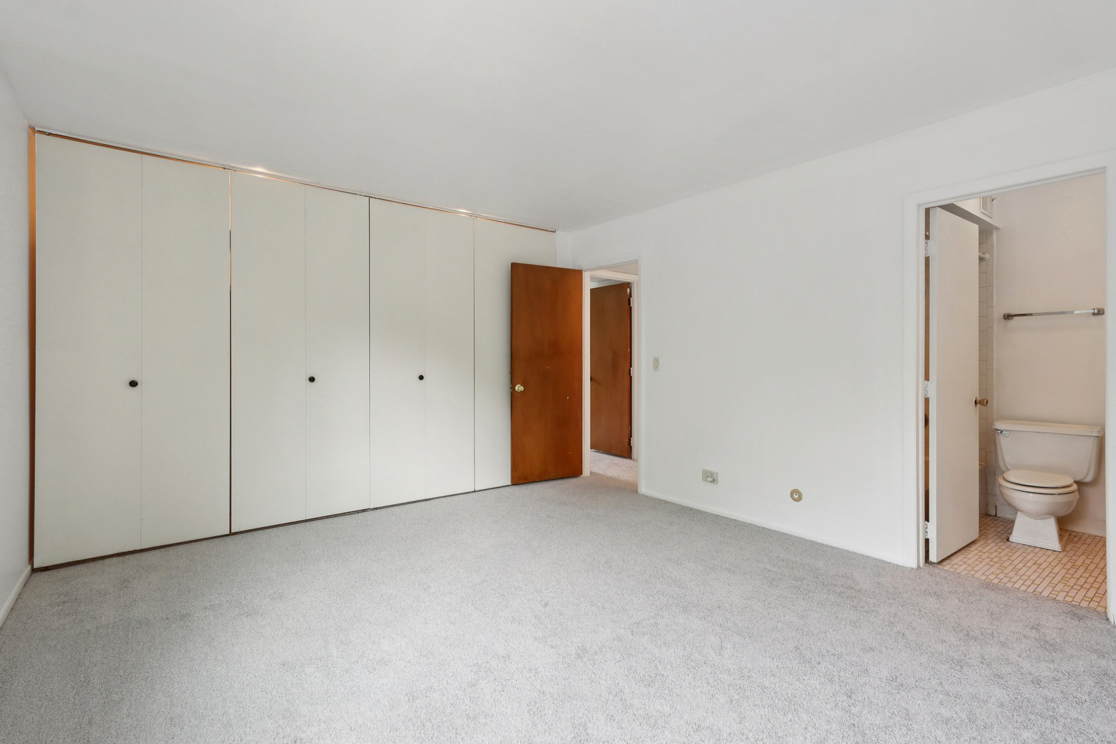 2650 Brookwood Way Drive, Unit 201B Rolling Meadows, IL 60008 - Photo 16 of 25 a view of an empty room