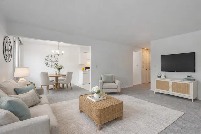 $2,000 | 2650 Brookwood Way Drive, Unit 201B, Rolling Meadows, IL 60008