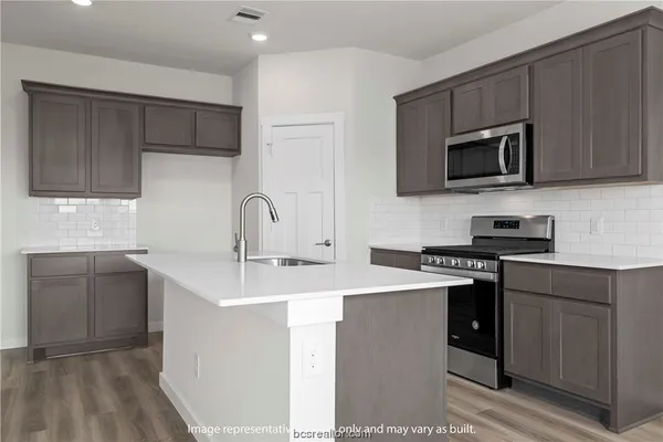 $2,450 | 975 Lady Bird Lane, College Station, TX 77845