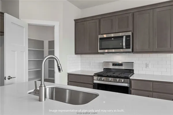 $2,450 | 975 Lady Bird Lane, College Station, TX 77845