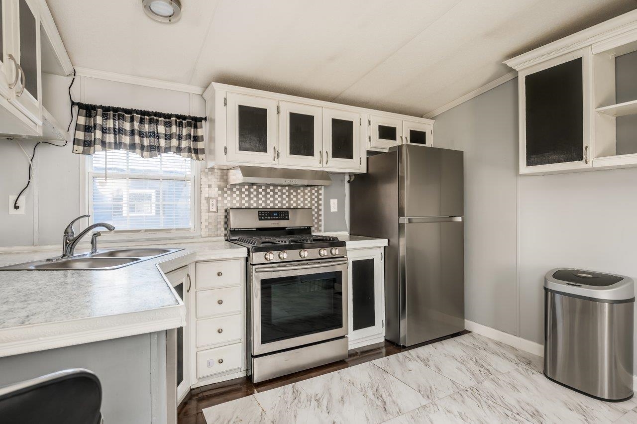 7 Cornwall Street Exeter, NH 03833 - Photo 3 of 29 Gallery Image 3