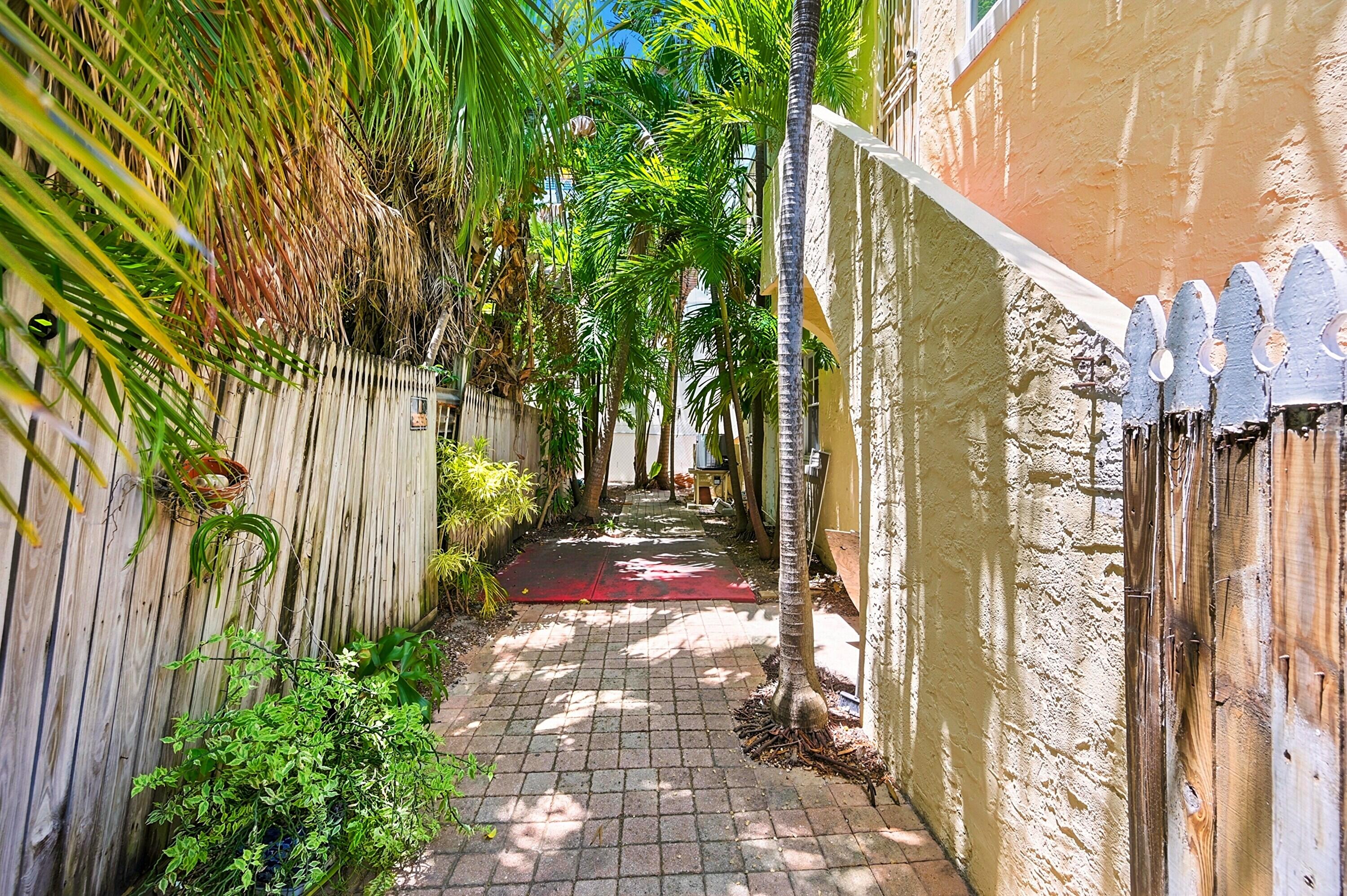927 Southwest 4th Street Miami, FL 33130 - Photo 14 of 24 11_021_dsc_3031