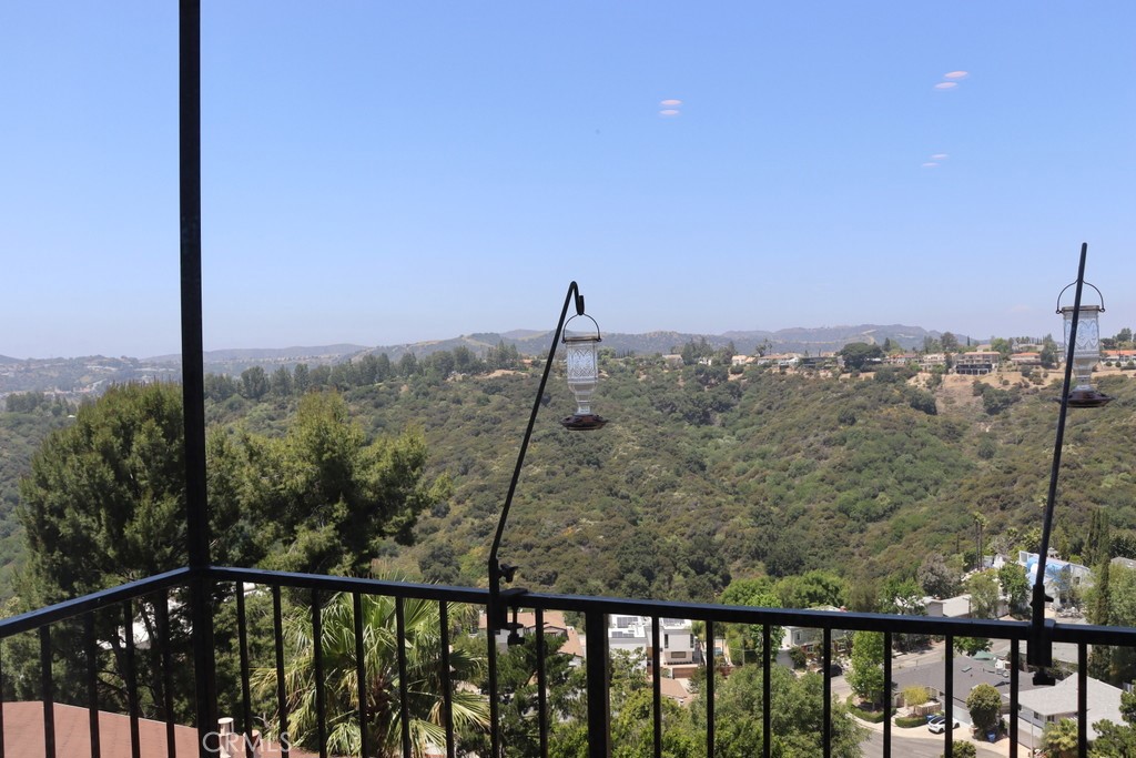 2385 Roscomare Road, Unit E10 Los Angeles, CA 90077 - Photo 13 of 40