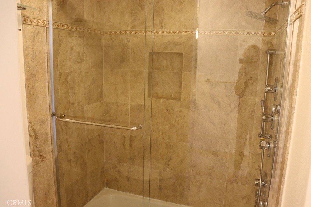 2385 Roscomare Road, Unit E10 Los Angeles, CA 90077 - Photo 24 of 40