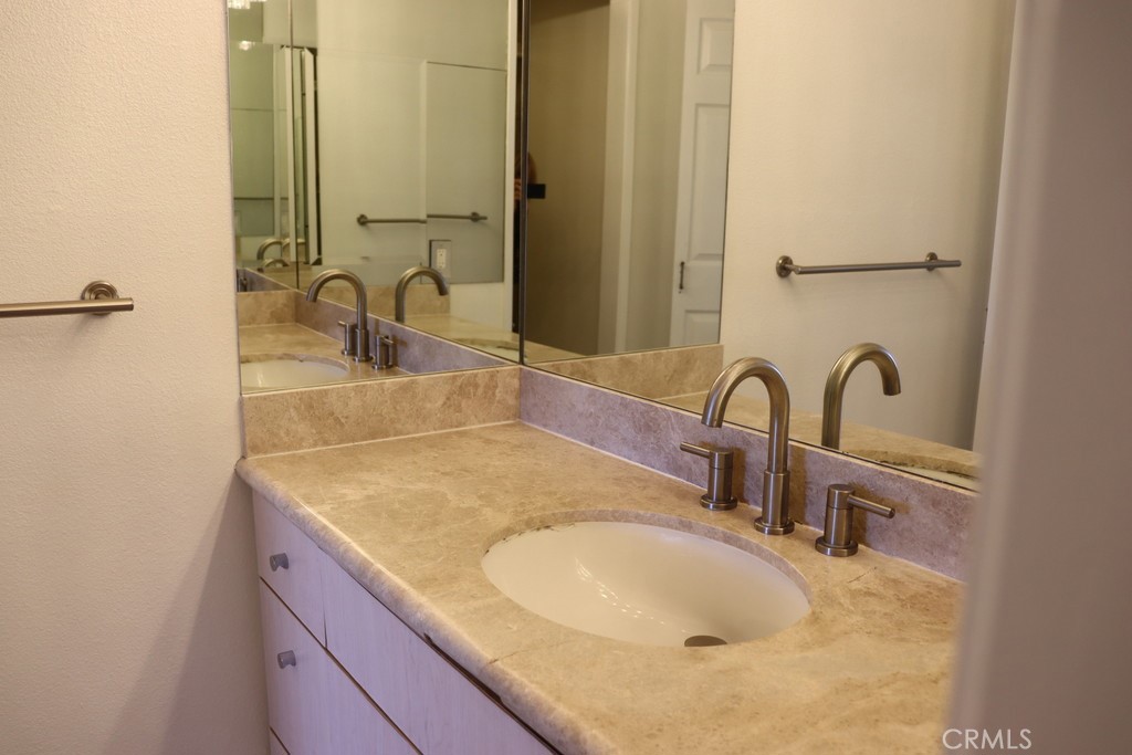 2385 Roscomare Road, Unit E10 Los Angeles, CA 90077 - Photo 25 of 40