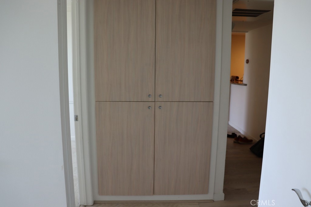 2385 Roscomare Road, Unit E10 Los Angeles, CA 90077 - Photo 27 of 40