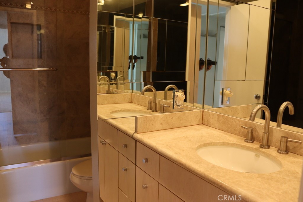 2385 Roscomare Road, Unit E10 Los Angeles, CA 90077 - Photo 30 of 40