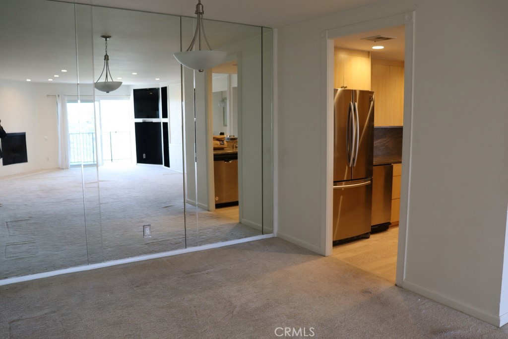 2385 Roscomare Road, Unit E10 Los Angeles, CA 90077 - Photo 4 of 40