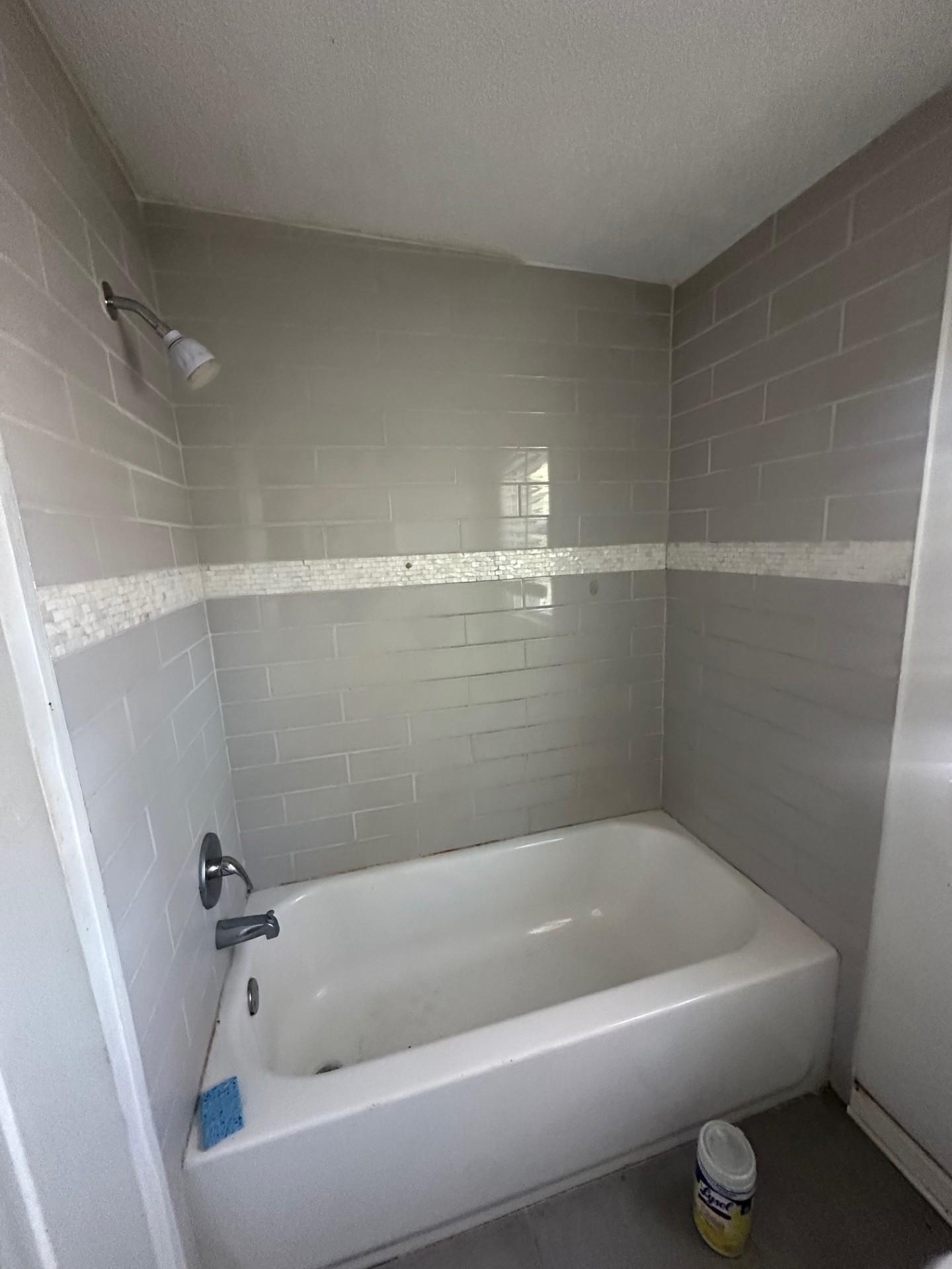 3628 Carrington Road Memphis, TN 38111 - Photo 11 of 15 Full bath with a textured ceiling and tub / shower combination