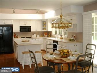 185 Beaumont Road Devon, PA 19333 - Photo 4 of 12 Kitchen