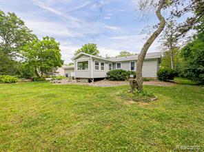 52010 11 Mile Road South Lyon, MI 48178 - Photo 37 of 50
