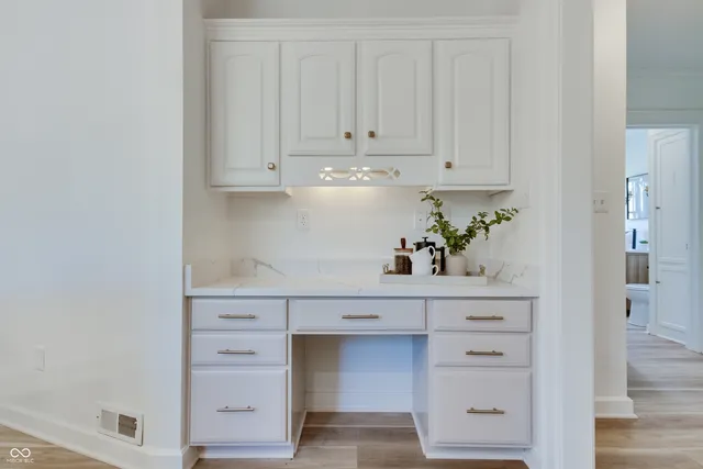 $848,000 | 6502 Allisonville Road, Indianapolis, IN 46220