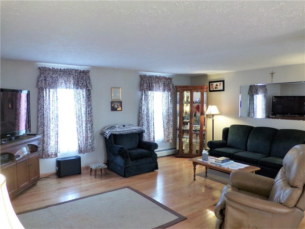 649 Main Street Springvale, ME 04083 - Photo 5 of 18 20181010002403414920000000-o