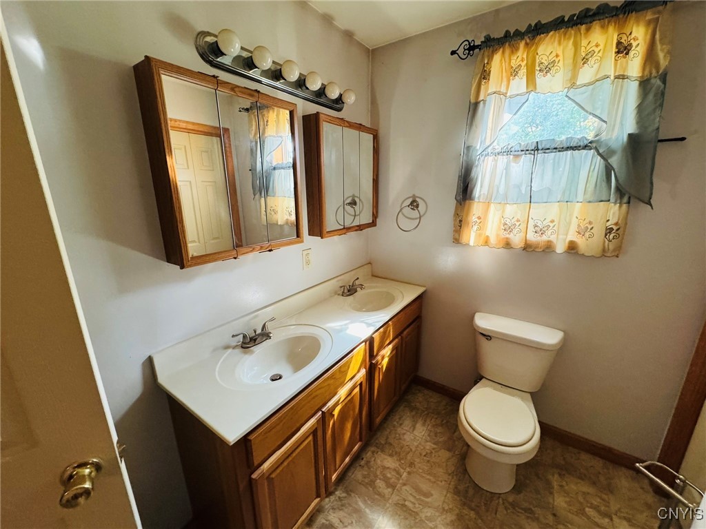 427 Sheldon Road Dryden, NY 13068 - Photo 18 of 30 Huge Primary Suite Bath