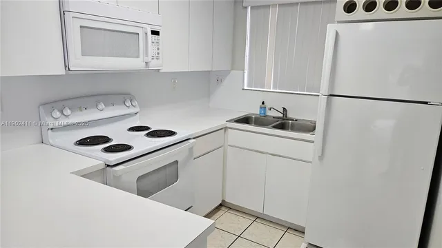 $2,400 | 8079 Northwest 8th Street, Unit 9, Miami, FL 33126