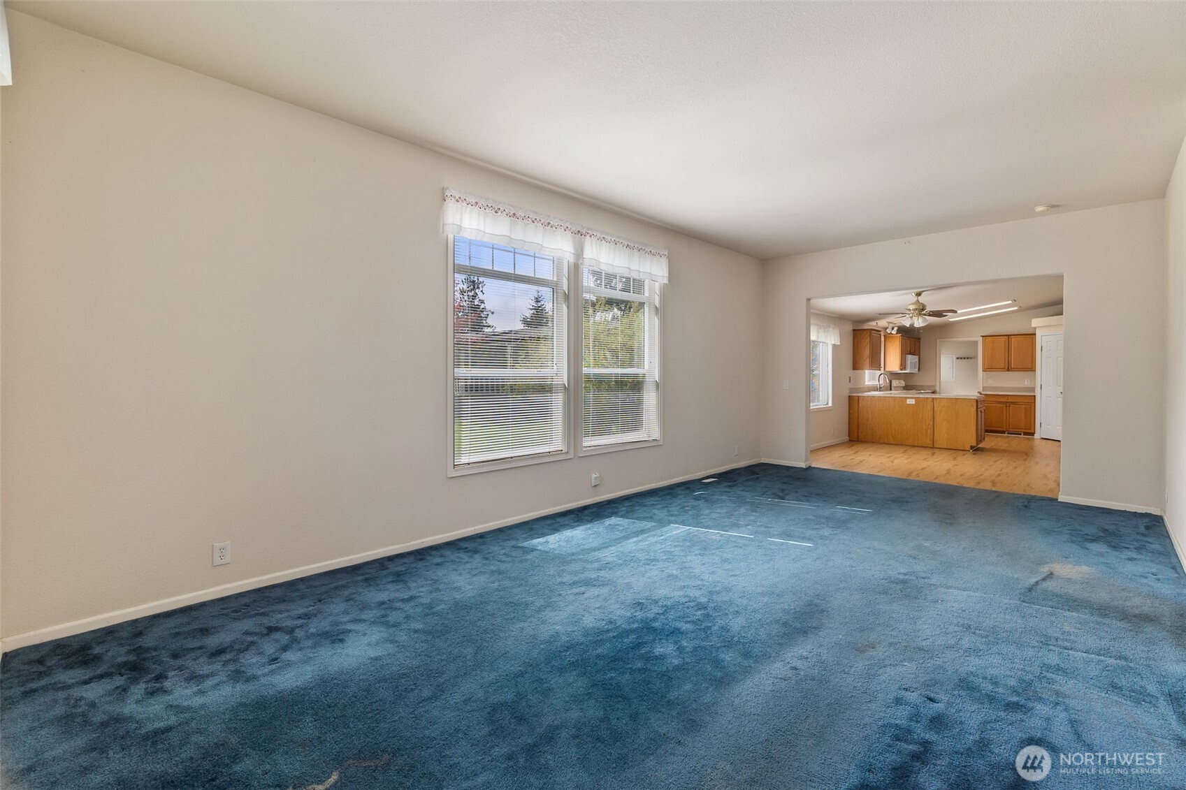 271 Romerman Road, Unit 22 Chehalis, WA 98532 - Photo 11 of 27 an empty room with windows