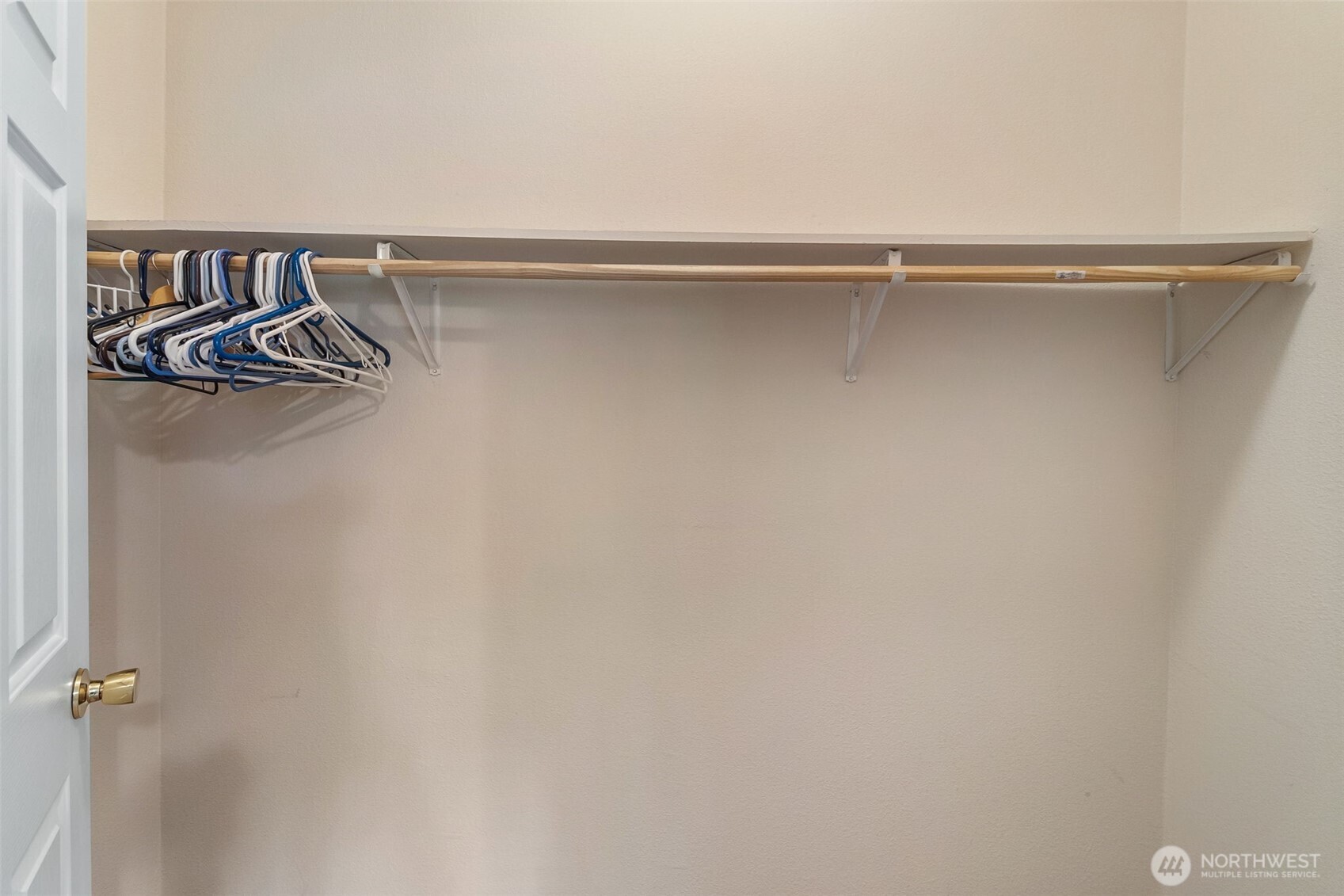 271 Romerman Road, Unit 22 Chehalis, WA 98532 - Photo 18 of 27 a close view of a closet