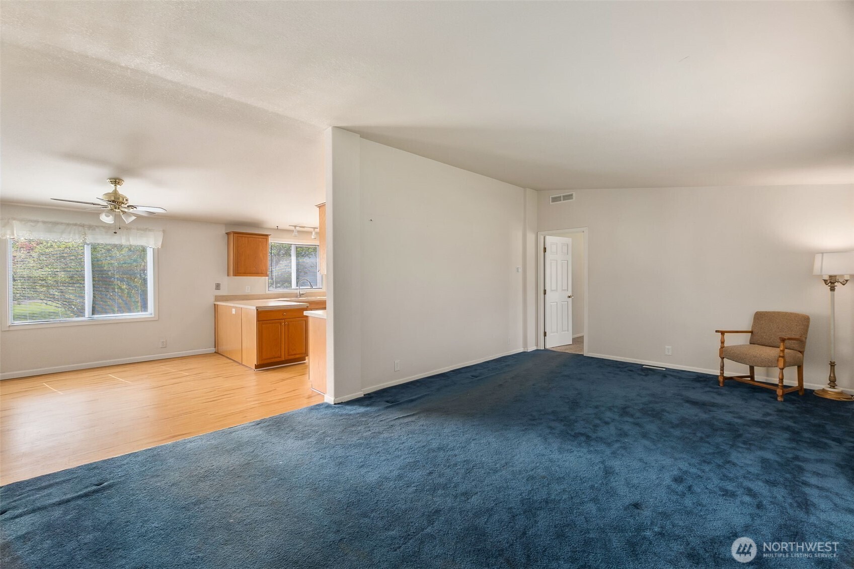 271 Romerman Road, Unit 22 Chehalis, WA 98532 - Photo 9 of 27 a view of a livingroom with a kitchen