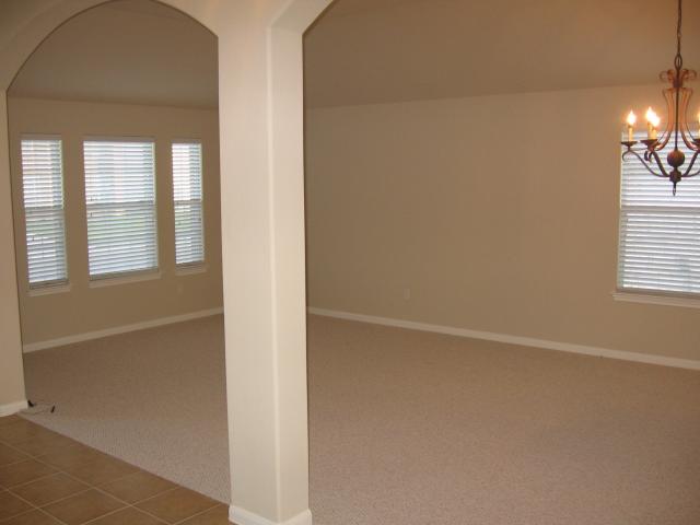 913 Rochester Castle Way Pflugerville, TX 78660 - Photo 2 of 5