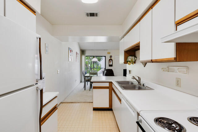 1150 East Amado Road, Unit 8A2 Palm Springs, CA 92262 - Photo 17 of 21 original kitchen