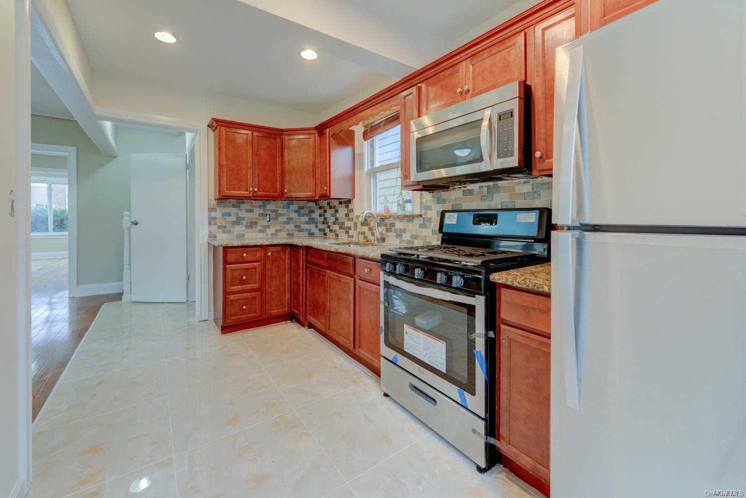 178-18 Anderson Road Queens, NY 11434 - Photo 11 of 20 Gallery Image 11