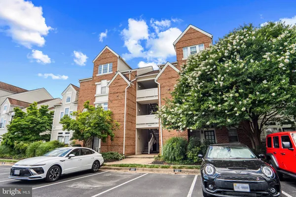 $2,700 | 6834 D Brindle Heath Way, Unit 236, Alexandria, VA 22315