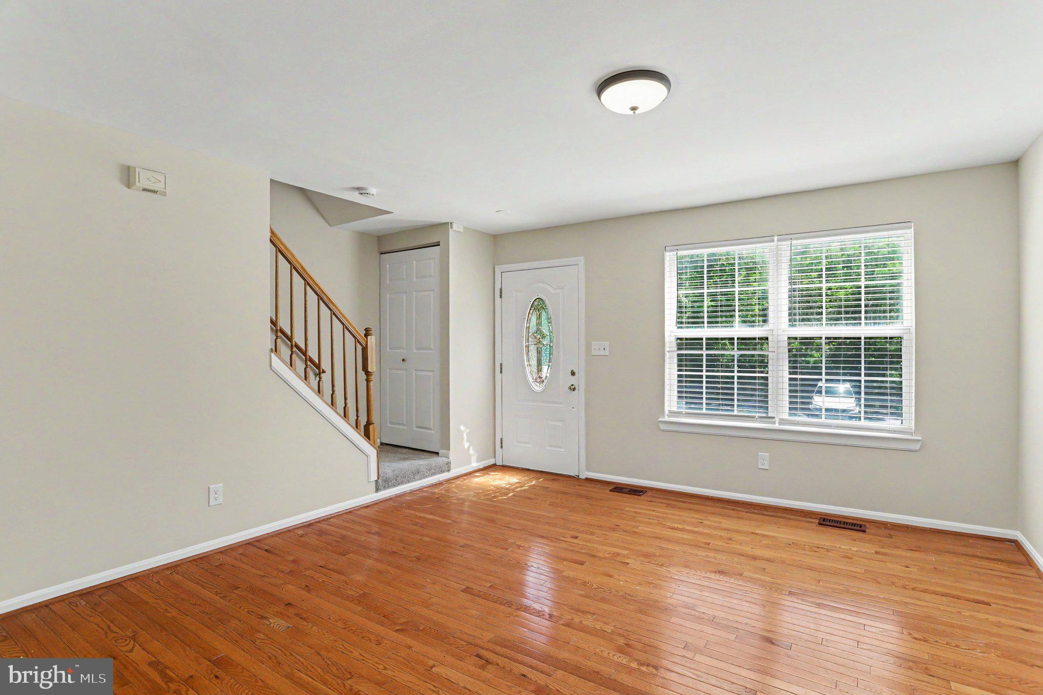 32 Tameron Place Rosedale, MD 21237 - Photo 5 of 39 Bright open living room