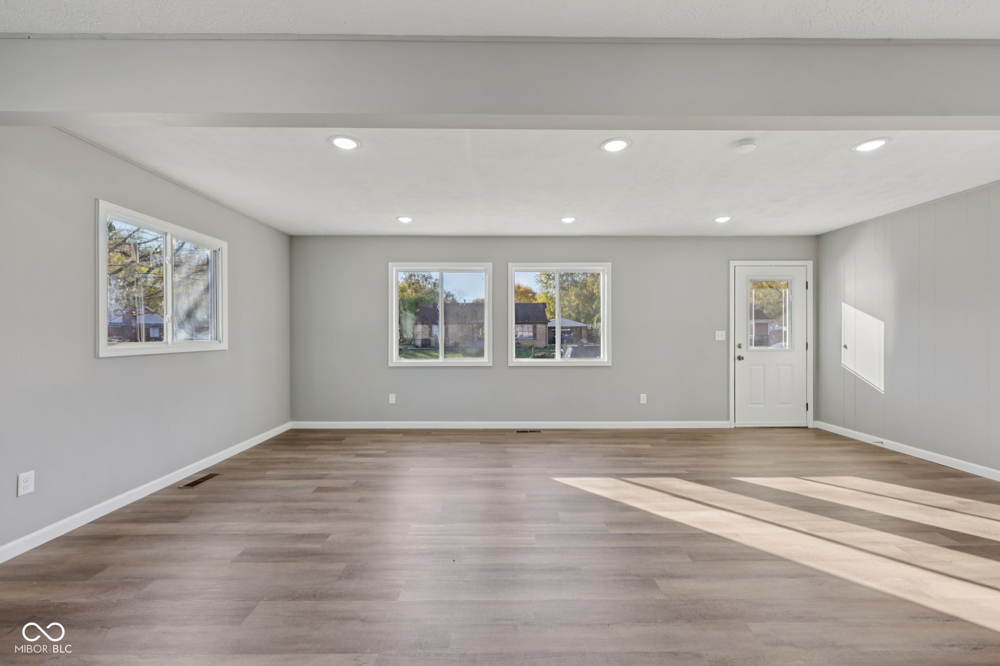 3441 Minger Road Indianapolis, IN 46222 - Photo 4 of 37 Gallery Image 4