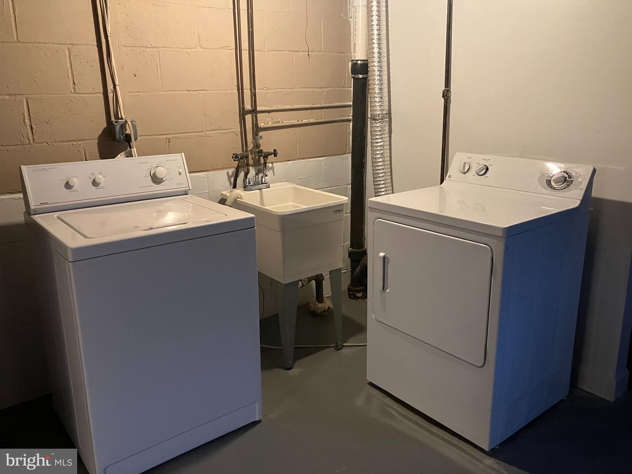 8327 Edgedale Road Baltimore, MD 21234 - Photo 13 of 25