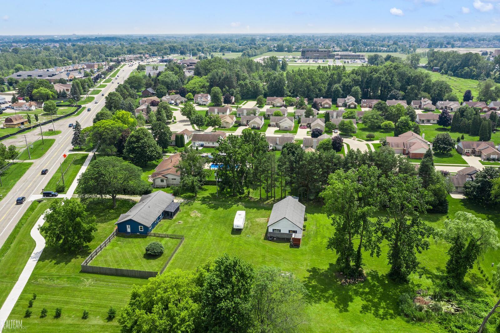 51741 Romeo Plank Road Macomb, MI 48042 - Photo 8 of 52