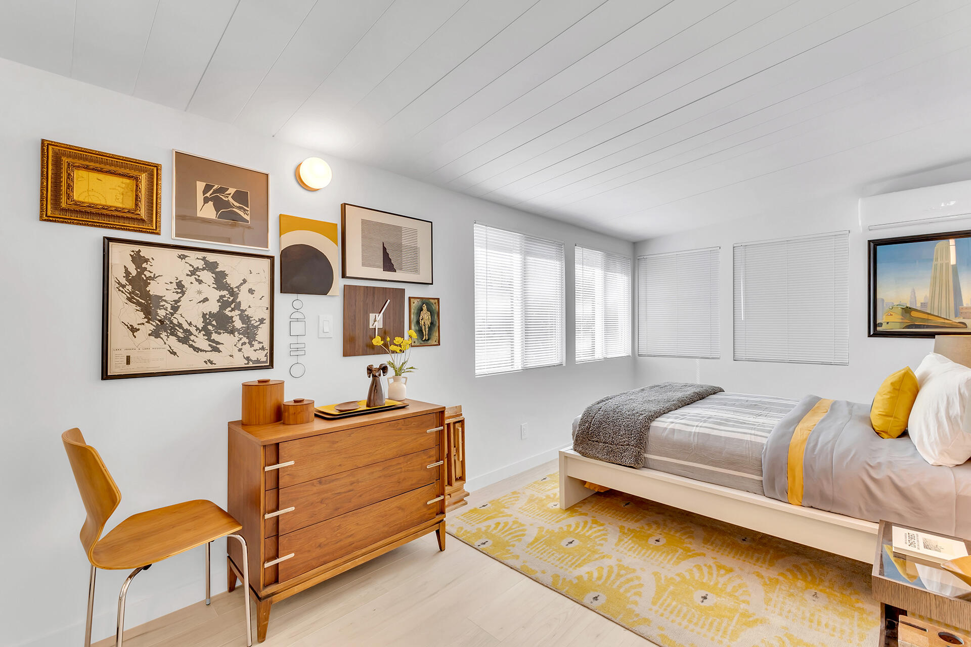 69 Nile Street Palm Springs, CA 92264 - Photo 8 of 68 a bedroom with a bed and a couch