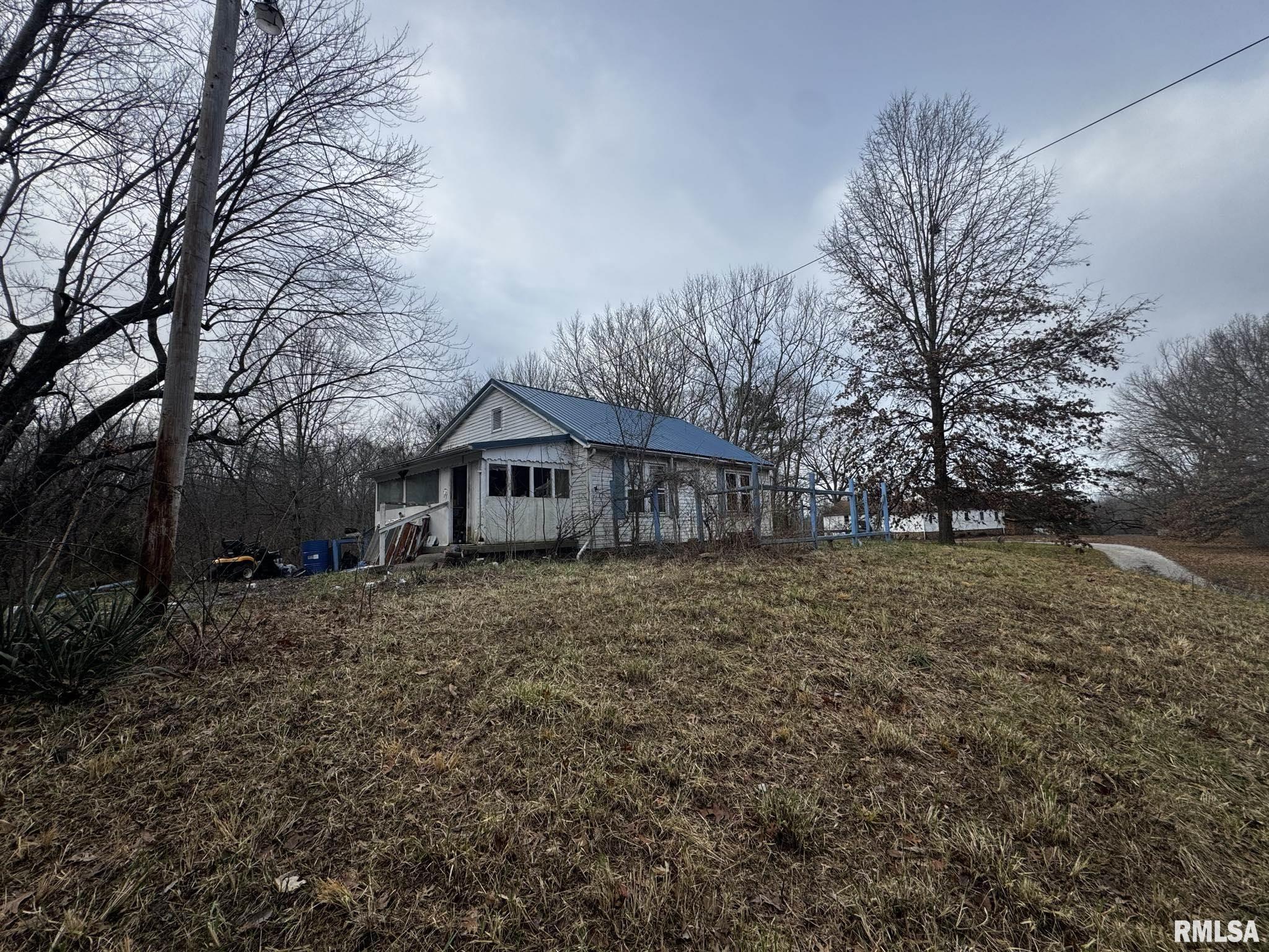 465 Old Brick Road Murphysboro, IL 62966 - Photo 3 of 13