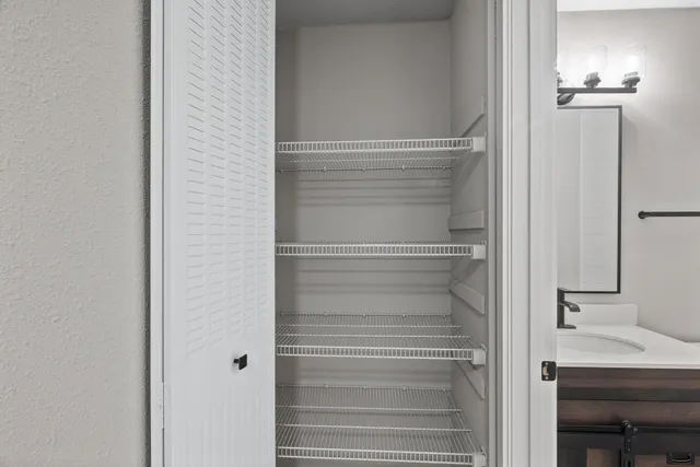 $144,900 | 7414 West 22nd Street, Unit 114, St. Louis Park, MN 55426