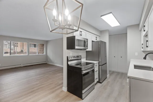 $144,900 | 7414 West 22nd Street, Unit 114, St. Louis Park, MN 55426