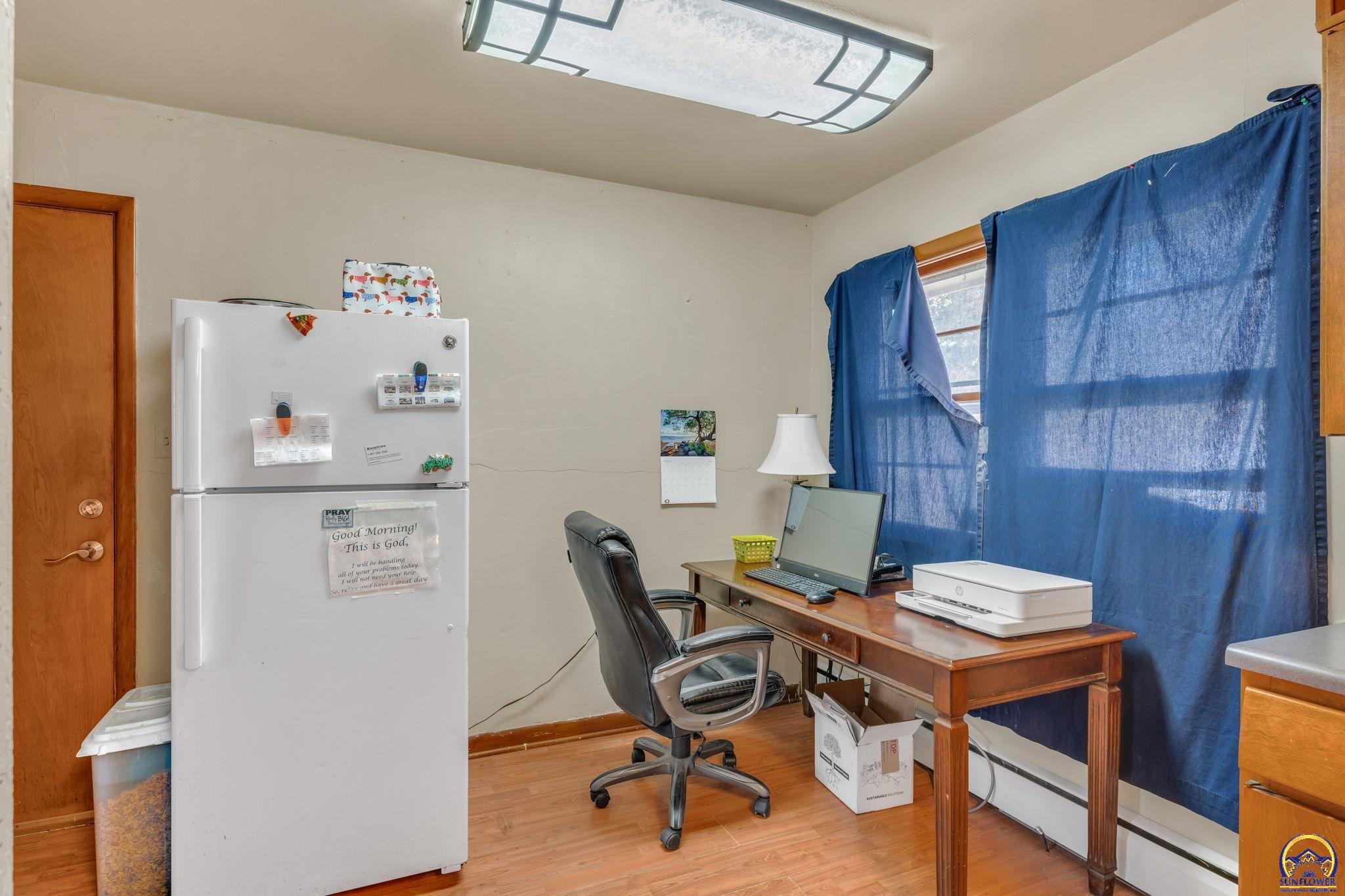 2886 Southwest Mulvane Street Topeka, KS 66611 - Photo 13 of 34