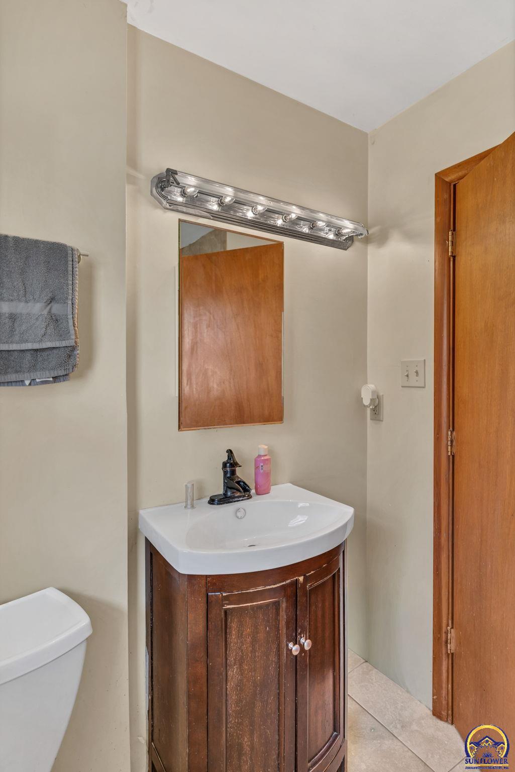 2886 Southwest Mulvane Street Topeka, KS 66611 - Photo 19 of 34