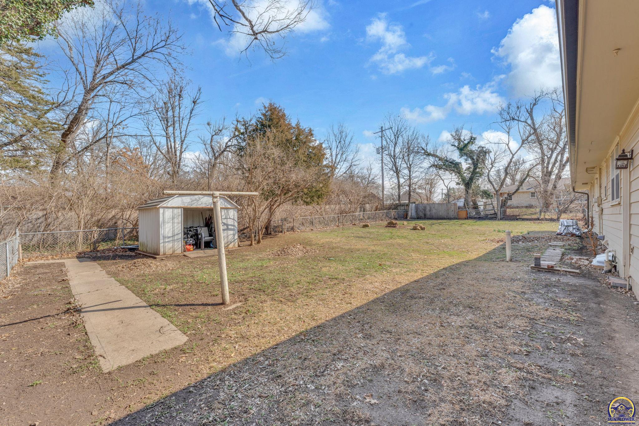 2886 Southwest Mulvane Street Topeka, KS 66611 - Photo 26 of 34