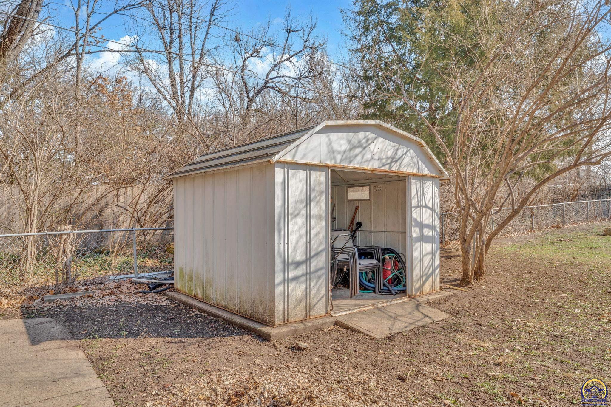 2886 Southwest Mulvane Street Topeka, KS 66611 - Photo 27 of 34