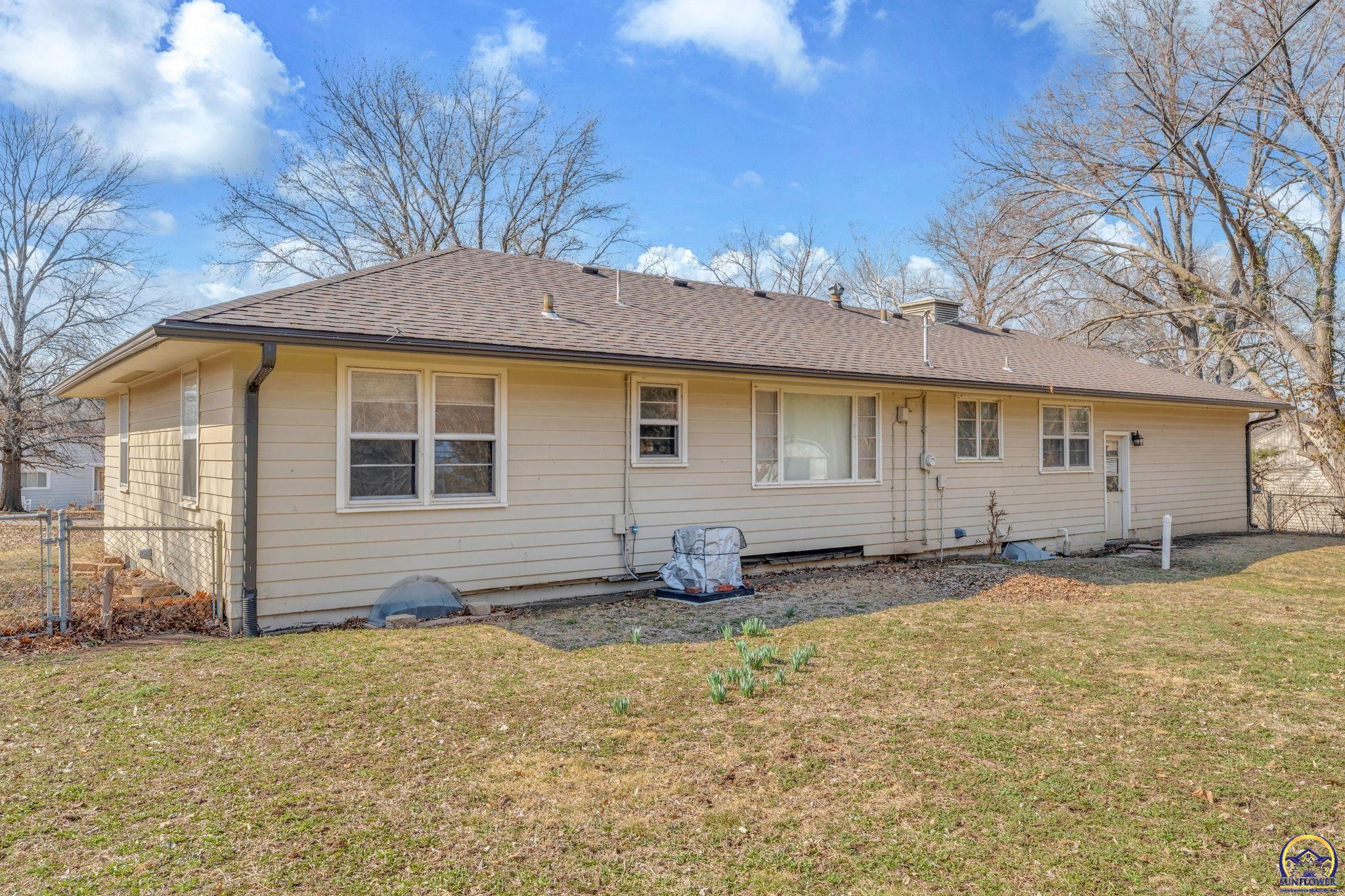 2886 Southwest Mulvane Street Topeka, KS 66611 - Photo 31 of 34