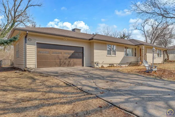 $200,000 | 2886 Southwest Mulvane Street, Topeka, KS 66611