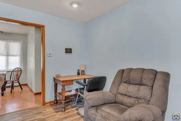 $200,000 | 2886 Southwest Mulvane Street, Topeka, KS 66611