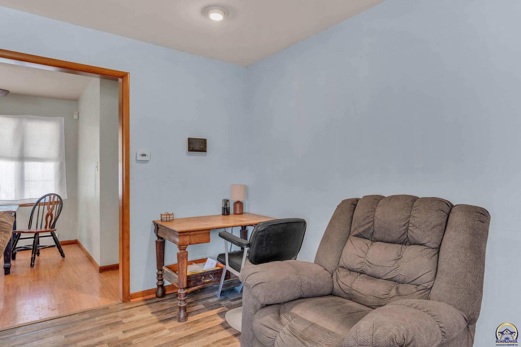 2886 Southwest Mulvane Street Topeka, KS 66611 - Photo 8 of 34