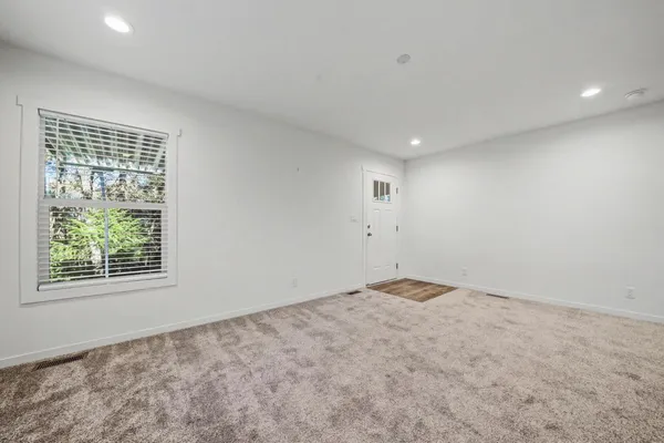 a view of empty room with window